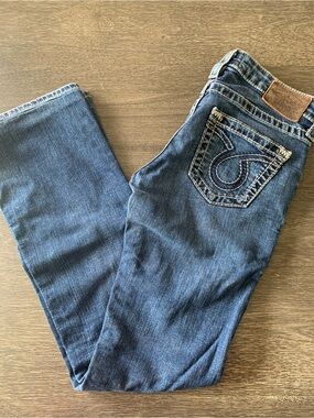 Good condition! Ladies Big Star jeans! Size 27L. $15. Bin 63. (Fb/p)